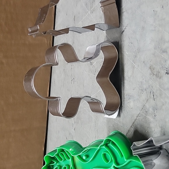 Cookie Stamper and cutters bundle - Picture 3 of 10